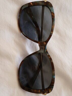 Longchamp Oversized Sunglasses – Tortoiseshell Frame – Great for Wide Faces